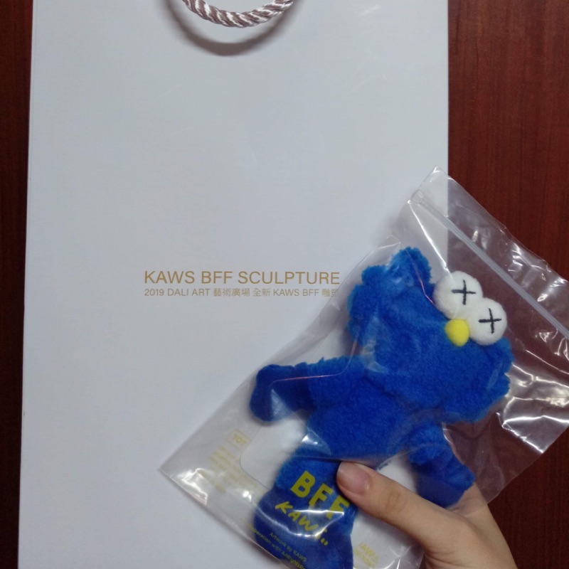 KAWS BFF SCULPTURE 6吋藍色絨毛玩偶