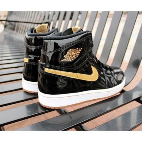 jordan retro 1 black metallic gold