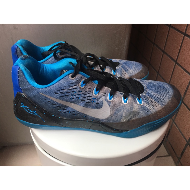 NIKE KOBE 9.   無盒裝 US 9.5 二手出售