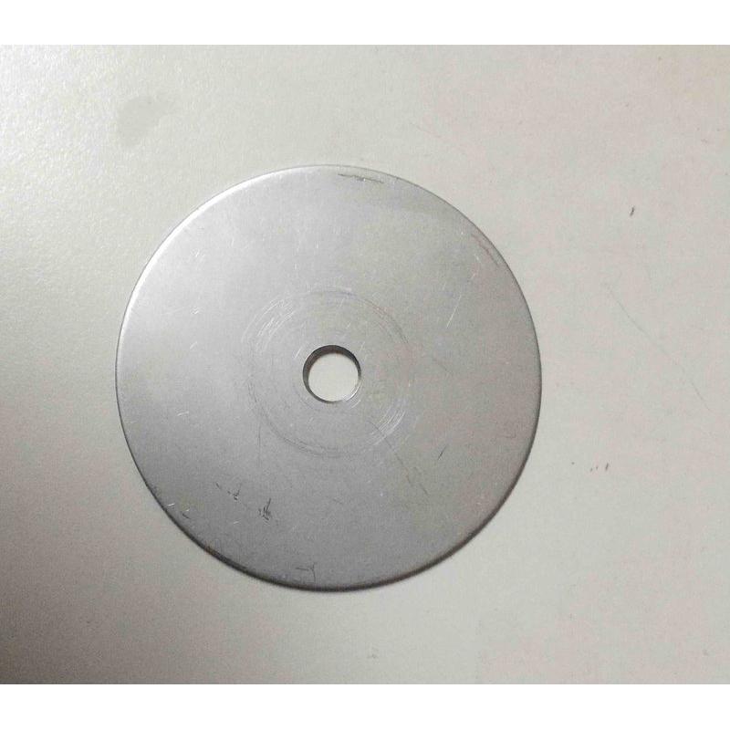 圓不鏽鋼片 SUS 304 厚度 1mm (直徑53mm),中間鑽孔6mm