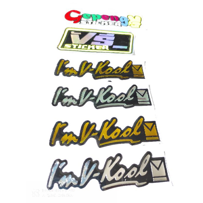 我是 v kool VKOOL VCOOL 金色鍍鉻徽章浮雕貼紙
