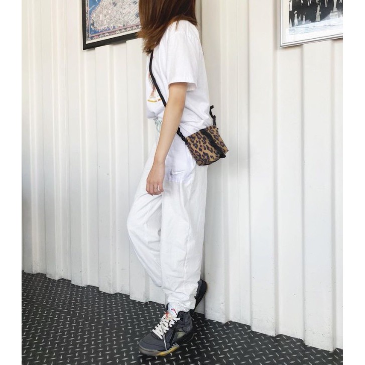 supreme neck pouch fw20