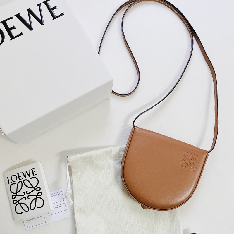 LOEWE 經典小包 Heel Pouch Small crossbody bag