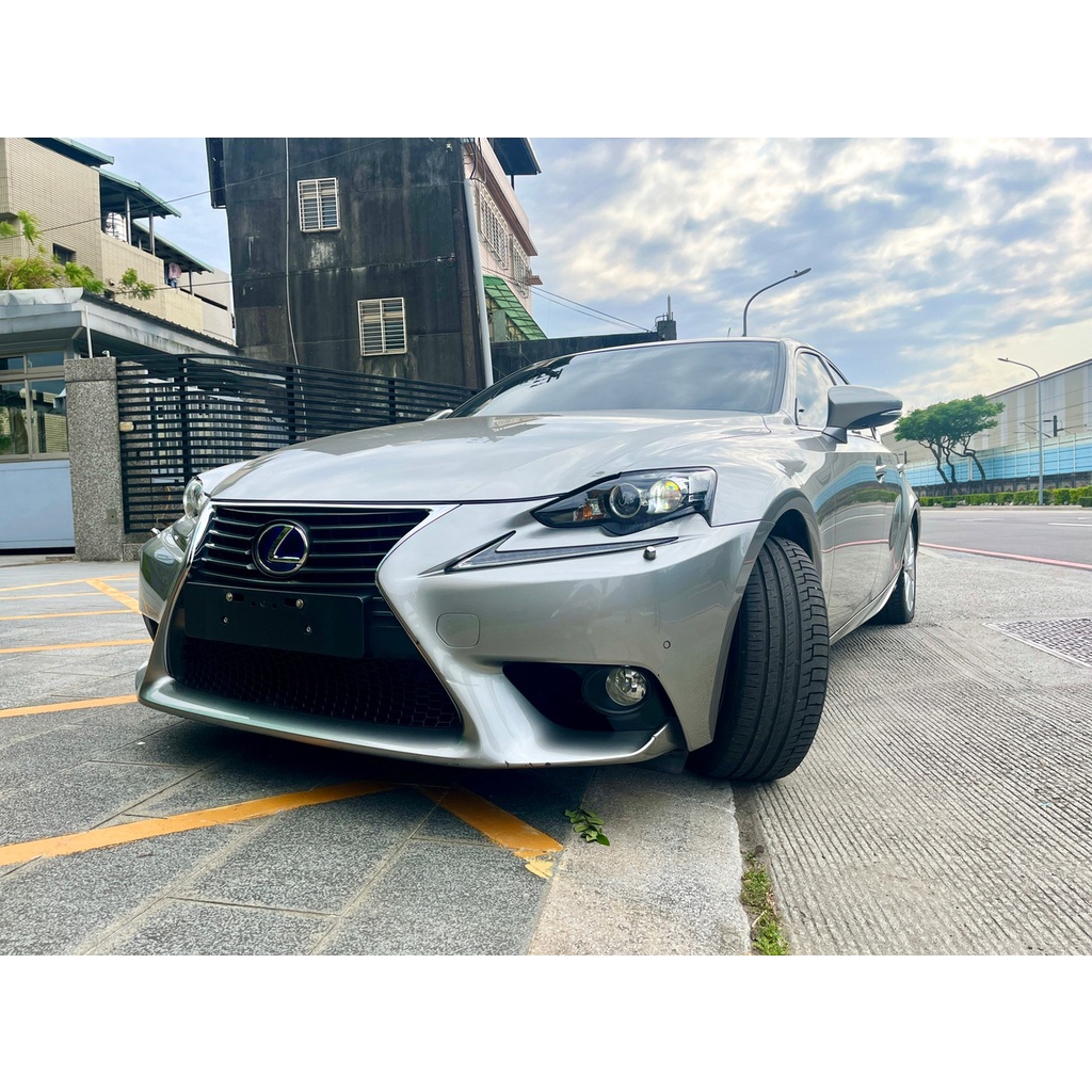 2013 LEXUS IS300H 2.5l 實車實價 實車在店 油電頂級版 油電車 里程數僅跑8萬 認證車