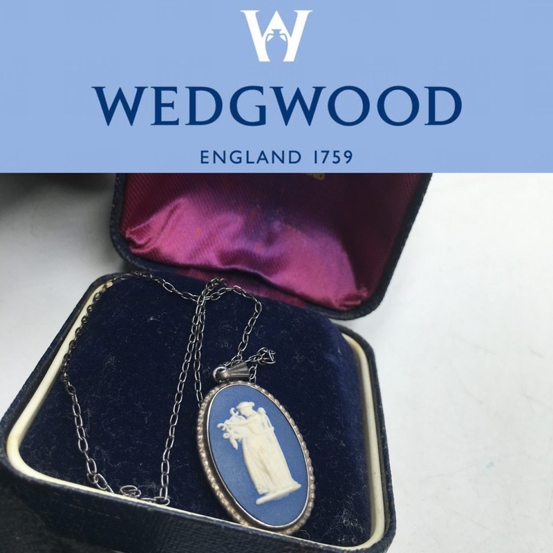 二手真品 WEDGWOOD 白玉浮雕 飾品 項鍊 盒裝 E141