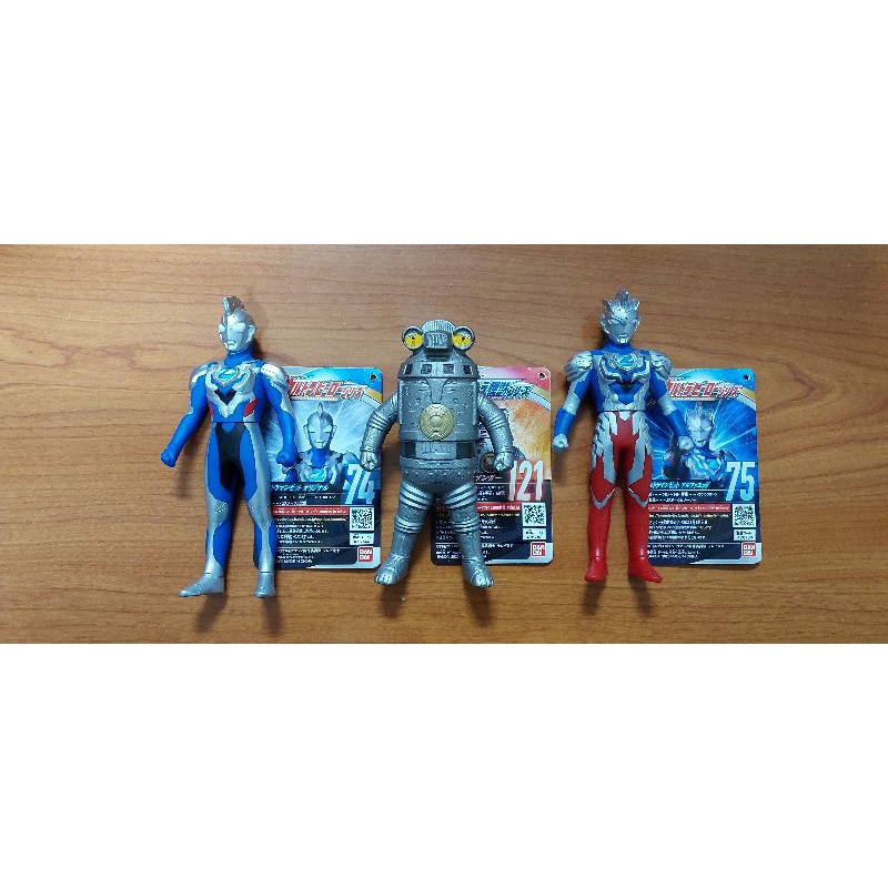 BANDAI 超人力霸王Z 軟膠玩具 共三種