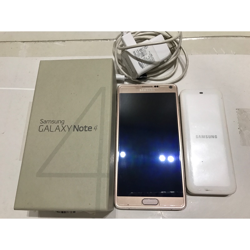 三星Note4. 32GB. 古銅金。 給Sally