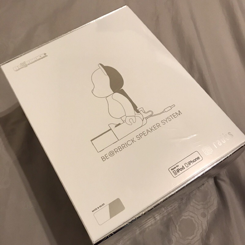 Be@rbrick bearbrick iphone 充電喇叭座 白色庫柏力克熊400% 蘋果手機 iPod touch