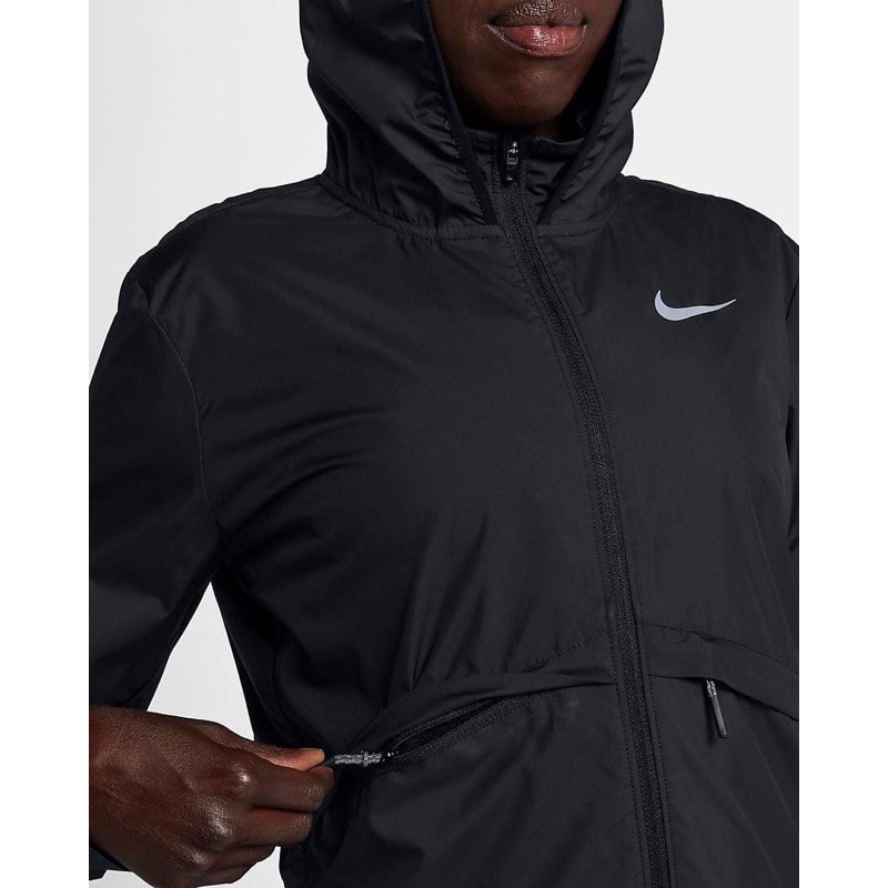 二手 Nike Essential防潑水運動外套 S 女裝 上衣 黑色 運動外套