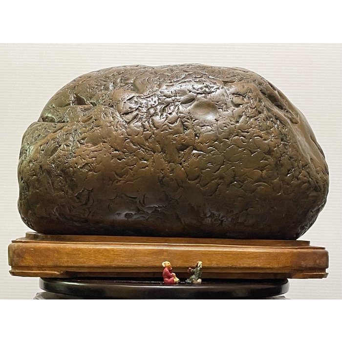 ㊣台灣基隆河瑞芳段黃蠟石/渾圓包漿/滿滿指甲紋/溫潤手感/千年難遇/高23公分寬34公分深20公分重量22公斤/有底座