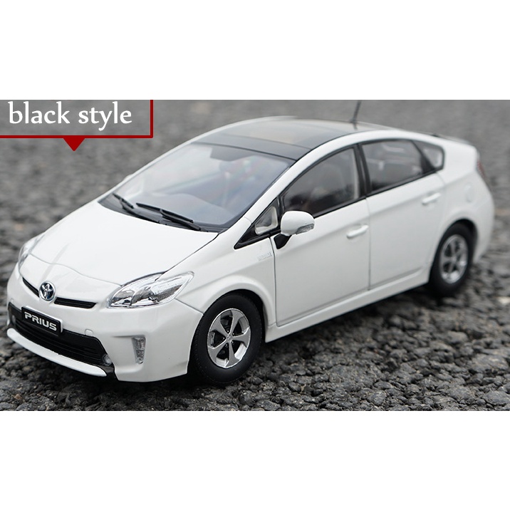 全新 1/18 1:18 Toyota 豐田 Prius 普鋭斯 車模 汽車模型 合金 購買前請先詢問庫存