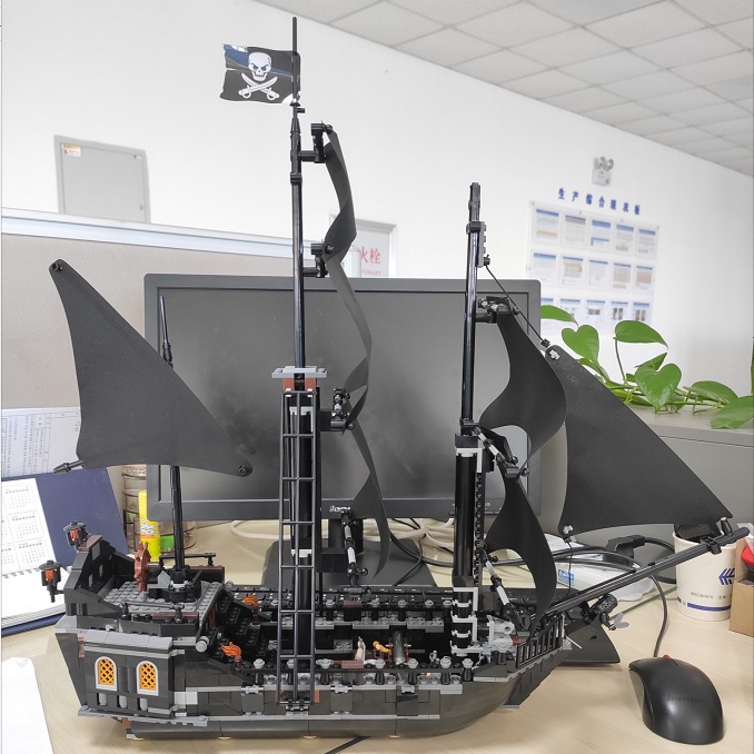 ▲☏◈兼容樂高加勒比海盜船黑珍珠號沉默號兒童益智拼裝玩具船積木模型
