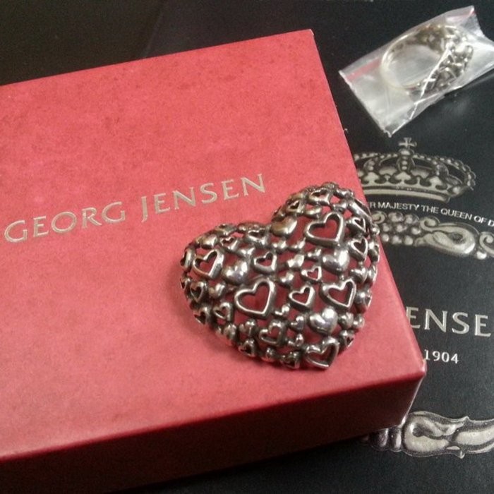 ㊣ 喬治傑生 Georg Jensen 1998年度 設計師HEART胸針 99顆愛心 項鍊 ￥ 全新賠售 ￥