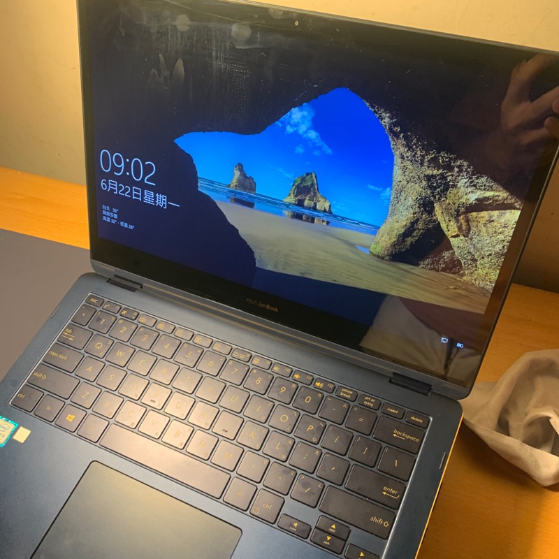 二手 Asus Zenbook filp s (ux370ua)