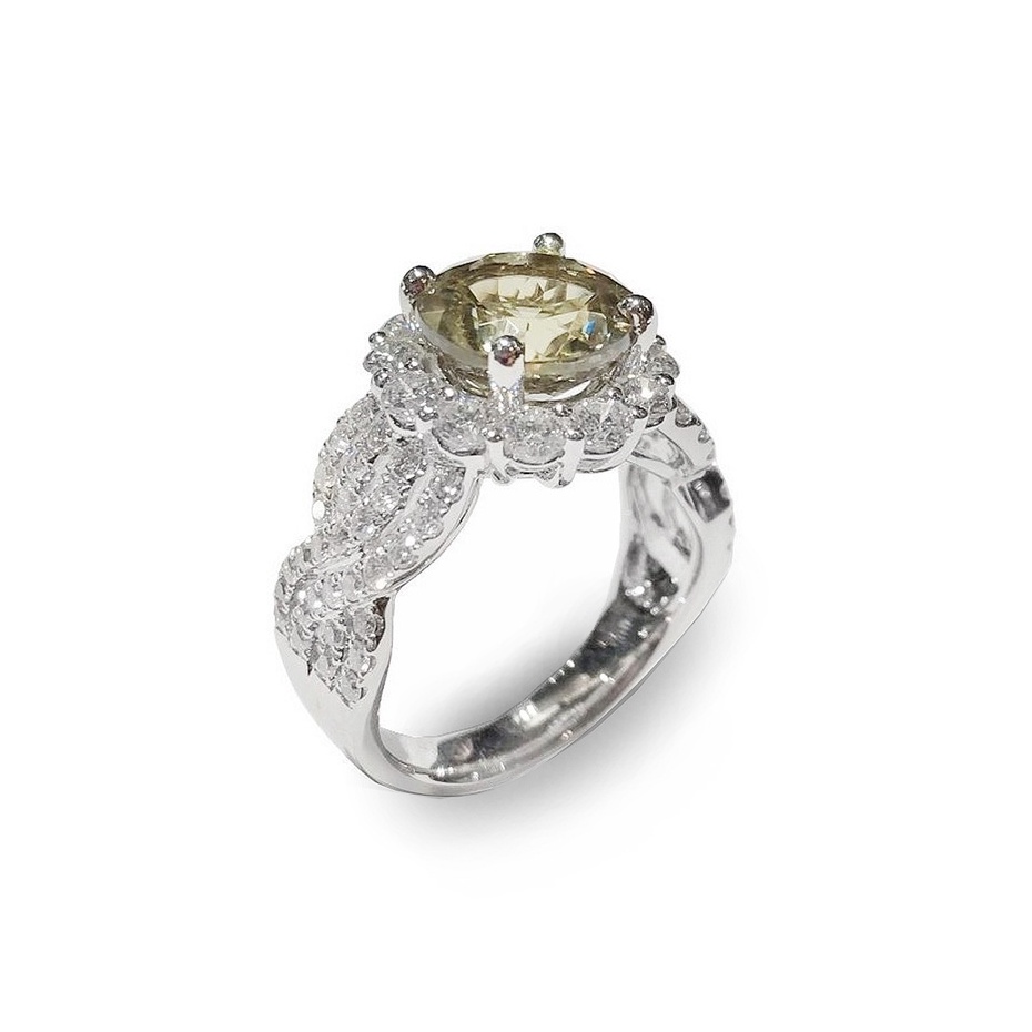 白色18K金天然變色水鋁石鑽石戒指 基隆克拉多