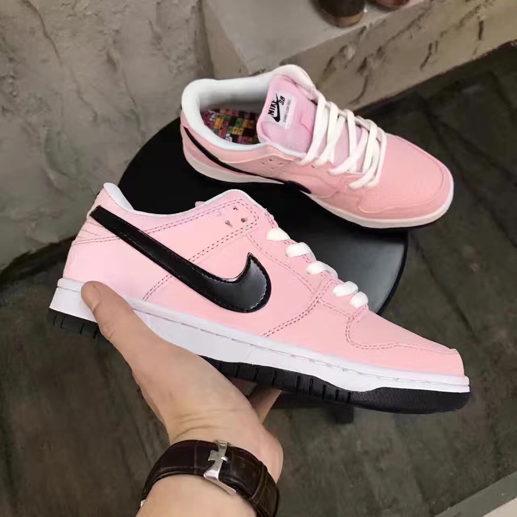 pink box dunks