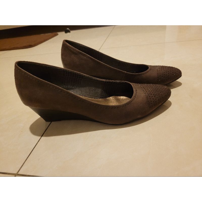 捷克品牌女鞋 Bata ,大尺碼，楔形，微絨面，深褐色