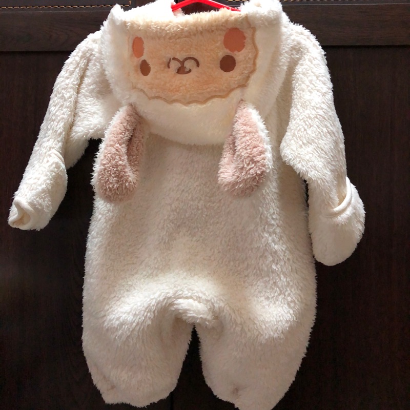 西松屋寶寶珊瑚絨帶帽秋冬保暖連身衣(60-70) 包腳連身衣小羊造型服