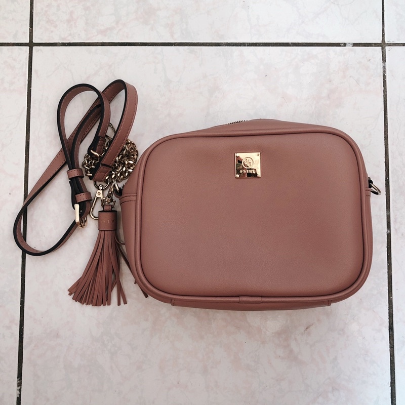 現貨二手 乾燥玫瑰東京企劃包包流蘇 蝦皮購物