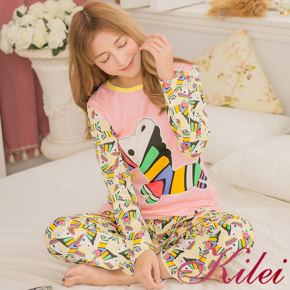 【Kilei】彩色印花木馬牛奶絲長袖二件式睡衣組XA3096-01(繽紛橘粉)全尺碼