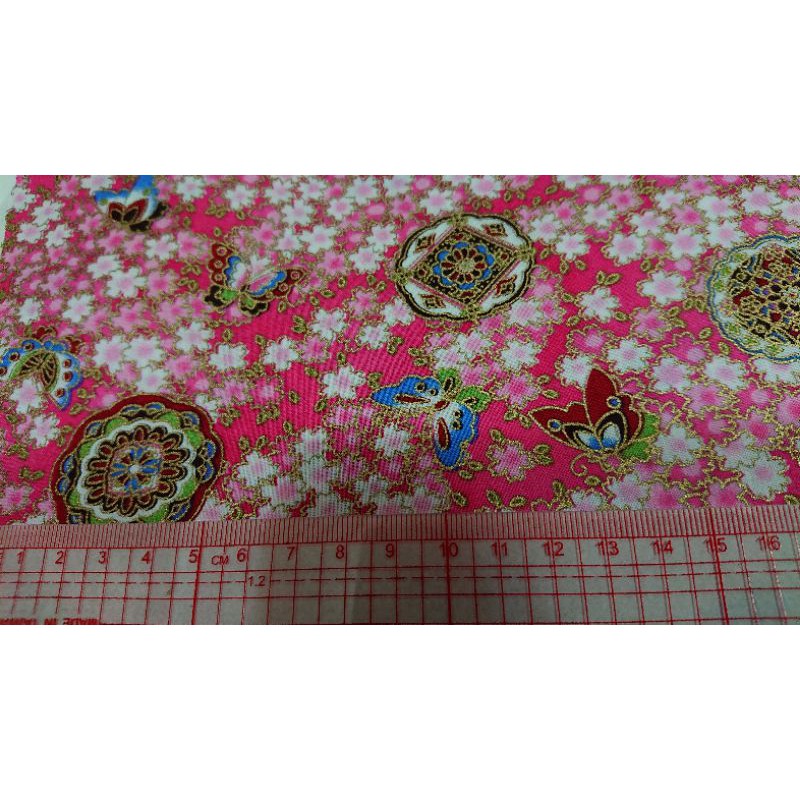 【R handmade 葵蝴蝶結🎀.布手作】～布料出清 ～台布薄棉 ，和風燙金布（粉）…口金包包紅包袋喜糖盒…