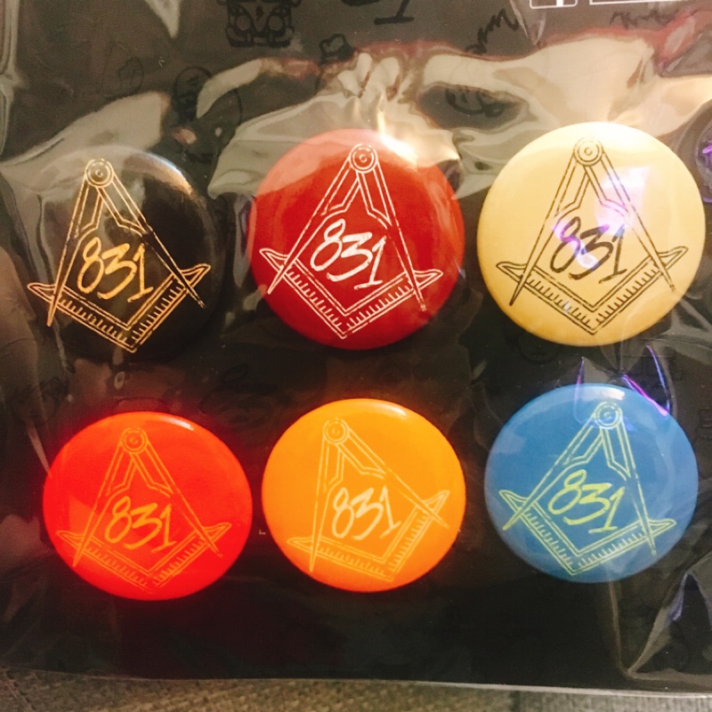 絕版品 八三夭1週邊商品logo徽章一組 蝦皮購物