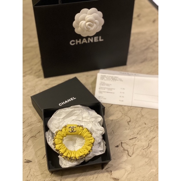 Chanel黃色鏈帶皮革髮圈