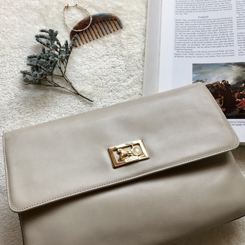 Celine vintage carriage clutch 奶茶杏色 經典馬車 手拿包 肩背包 氣質裸