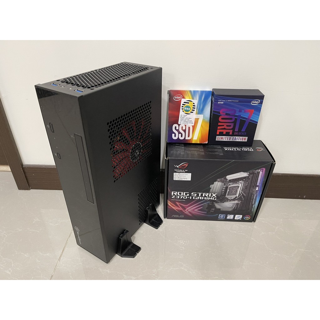 I7 8086K WIFI主機 ROG Z370I ITX 256G SSD 1TB 16G RAM 獨顯 小機殼