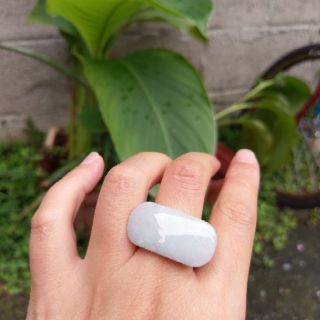白翡色 招財馬鞍戒指--J17 內徑2.0cm 國際戒圍18號 翡翠A貨
