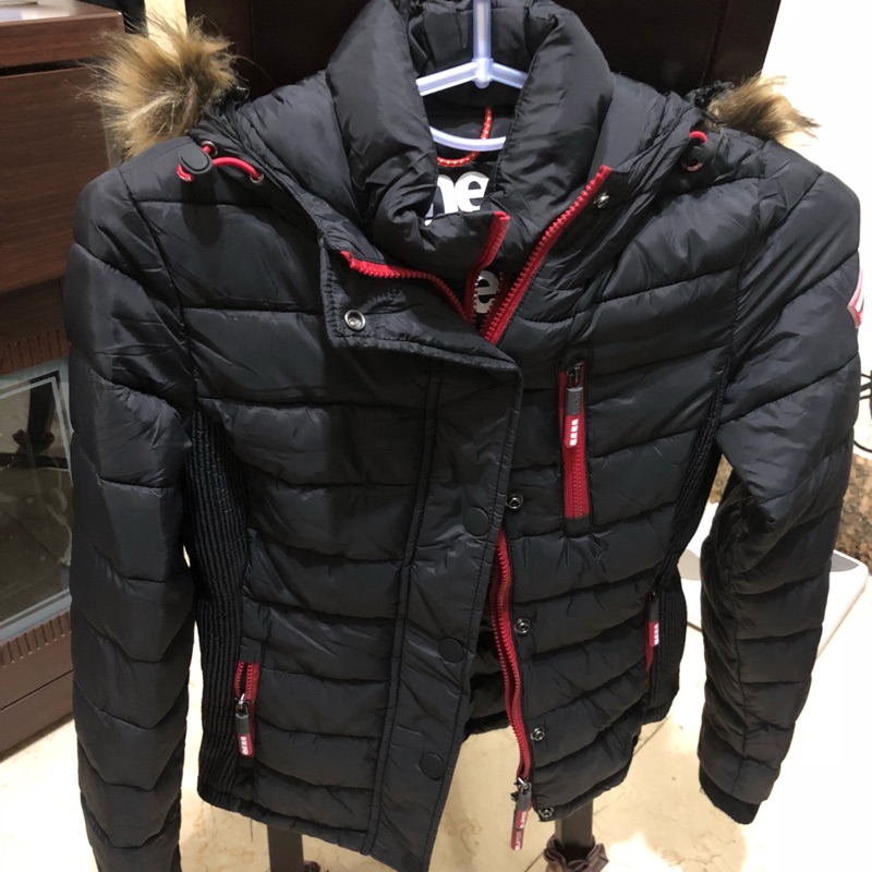 最後出清 SUPERDRY 極度乾燥 正品 鋪棉 連帽 外套 百搭 可拆毛帽 雙拉鍊 螺紋 黑紅色