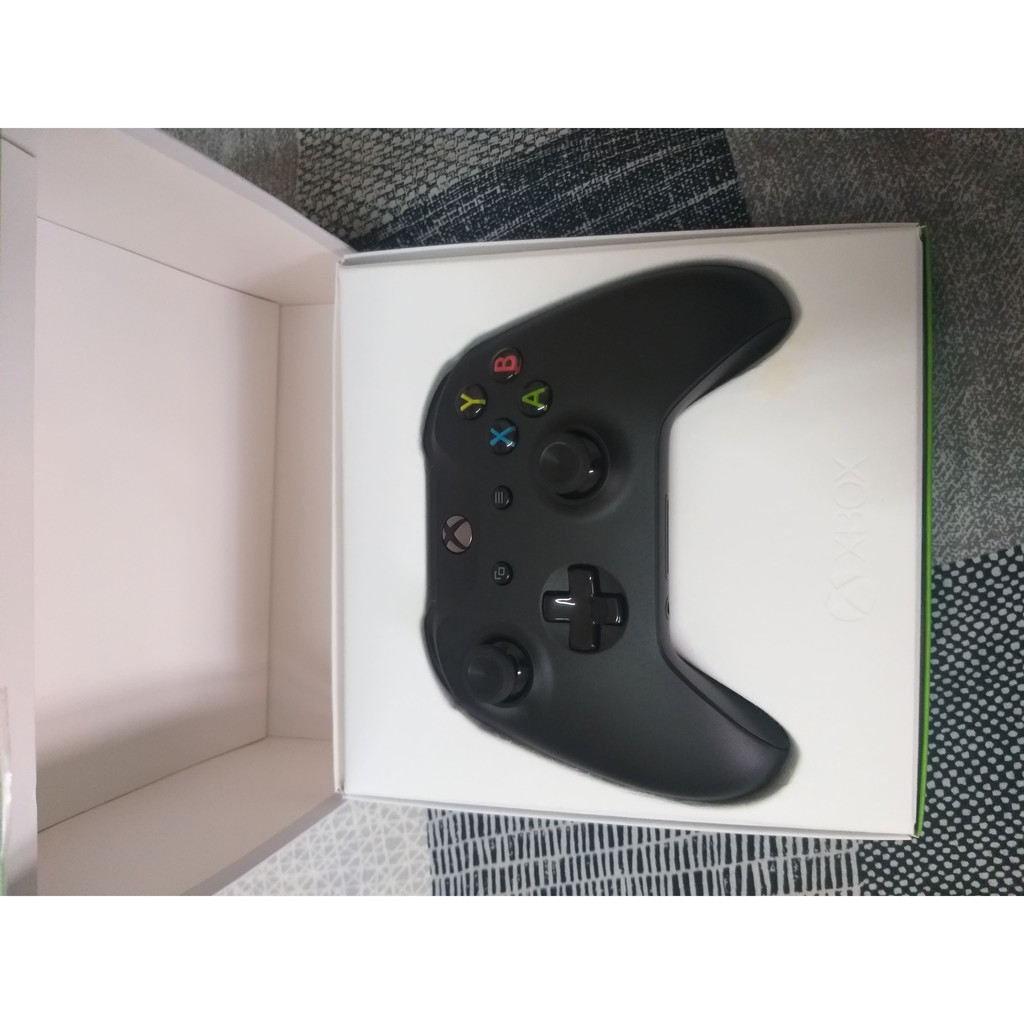 二手原廠 Xbox One 手把 + Windows 電腦連接線 今年6月16號購買 近全新 盒裝完整