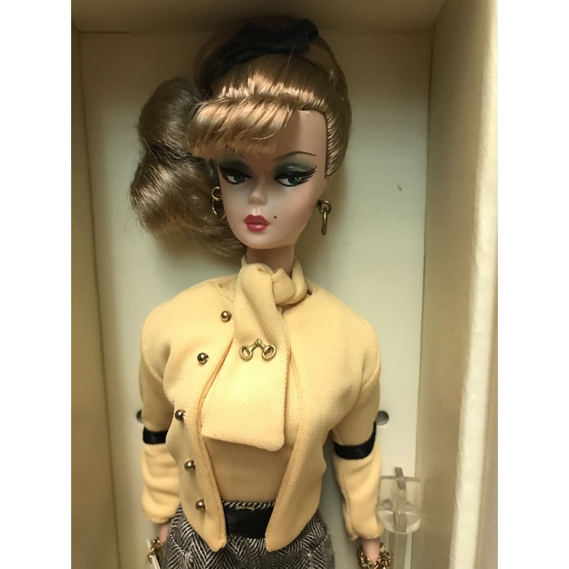 【 Barbie 】收藏型名模芭比—The  Secretary Silkstone Fashion model