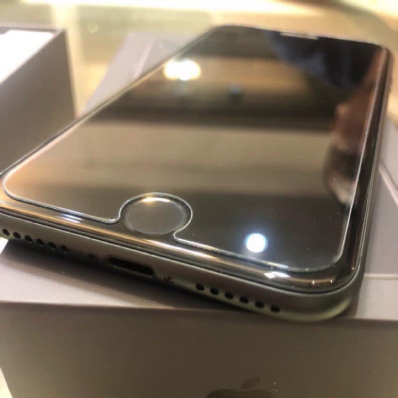 2019年新版iphone8 128g黑色 盒序一樣 保固內 還快ㄧ年使用沒幾天 功能正常 電量100%=11500