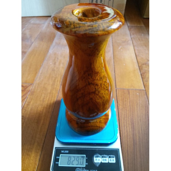 印尼國寶~血龍木，聚寶盆、聞香瓶，高23公分、寬10.5公分，會透光的木頭，擺件、花瓶