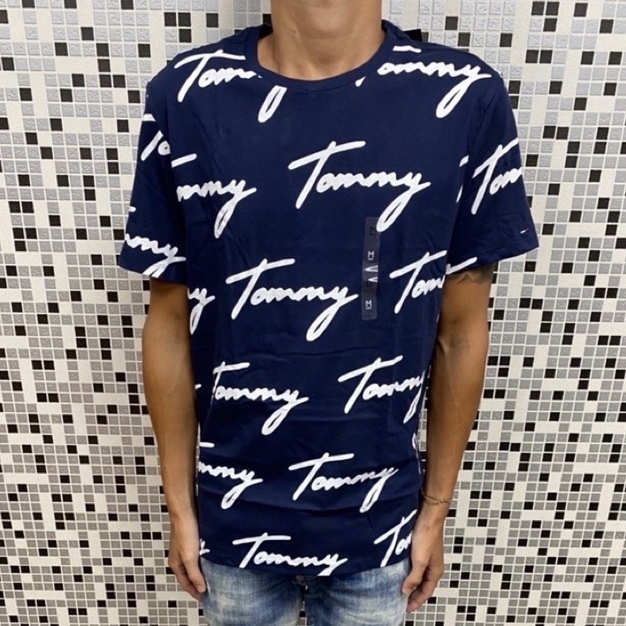 【麋鹿巴士】Tommy Hilfiger  滿版草寫字款    男款短t