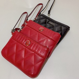 搬家出清-全新未用 COACH 黑色/紅色 漆皮材質手拿包 --$680/個