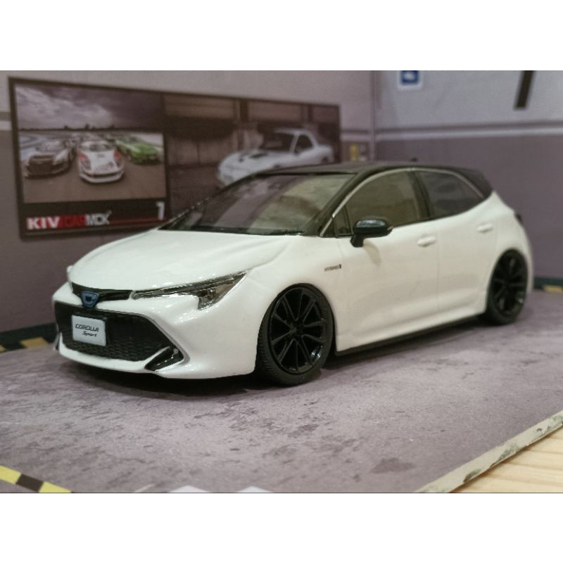 現貨盒裝-日本店頭展示用1/30 豐田 TOYOTA COROLLA SPORT AURIS 合金模型車1/32