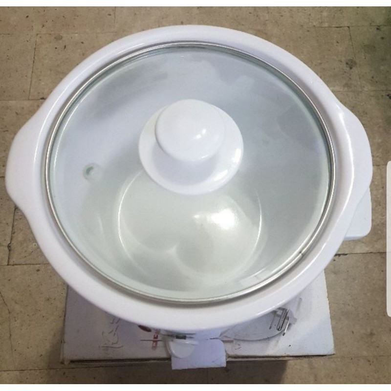 全新白玉燉鍋原價2000，容量2公升，直徑20，電子2段溫控，分離式白玉陶瓷內鍋，清洗方便，聚熱效果佳