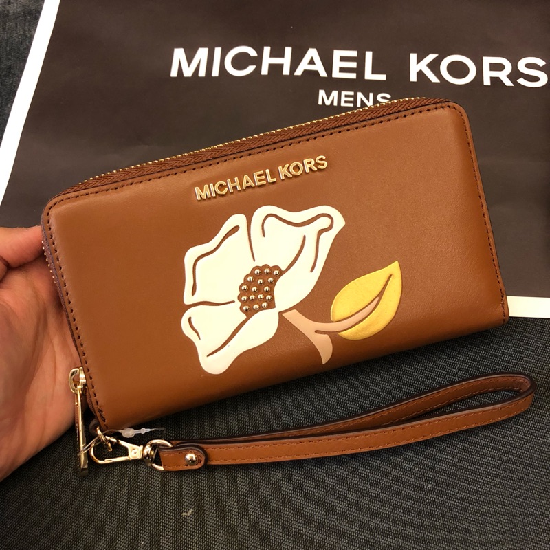 MK 真皮立體花朵壓紋手拿皮夾 經典棕 特殊 手拿包 皮夾 錢包 MICHAEL KORS 現貨 美國代購