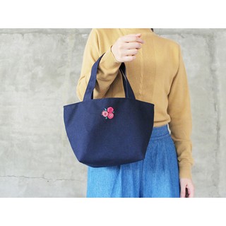 【Hi KIM】刺繡✤團花遇上藏青 提袋 / 便當袋 手提置物袋 萬用收納袋 隨身手提雜物包 外出帆布輕便包 深藍
