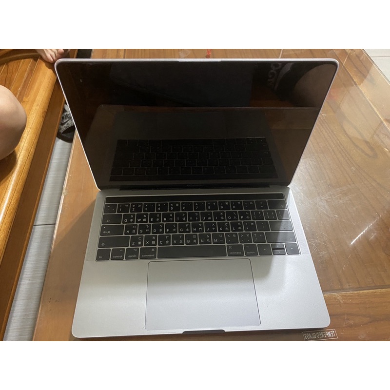 二手MacBook Pro 13吋  8G/256GB（2016年版，有touch bar）