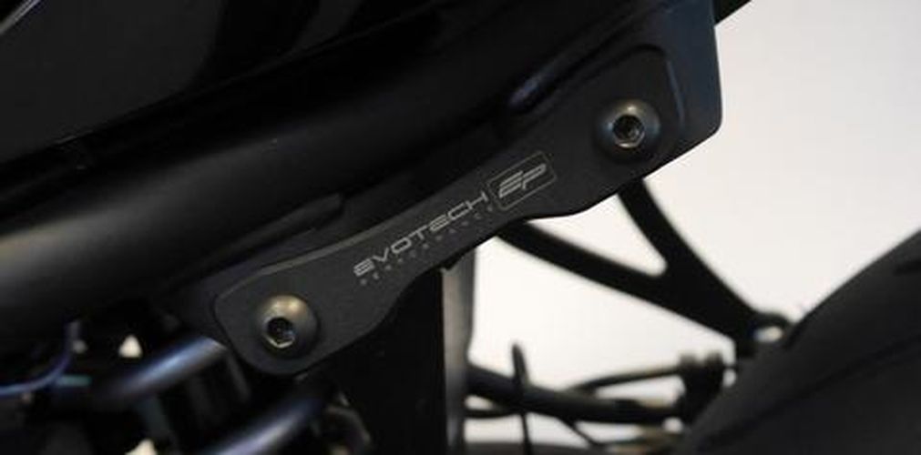 [PCM] EP Yamaha YZF-R3 R3 2015+ 排氣管吊架 吊架 後腳踏 移除 飾蓋