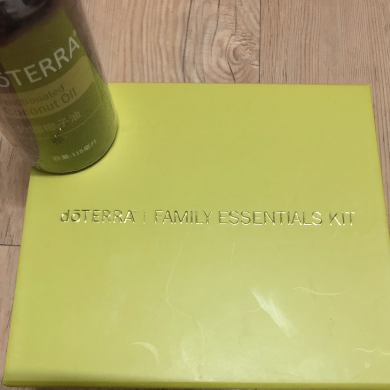 美商多特瑞 doTERRA 家庭保健精油套裝送分餾椰子油