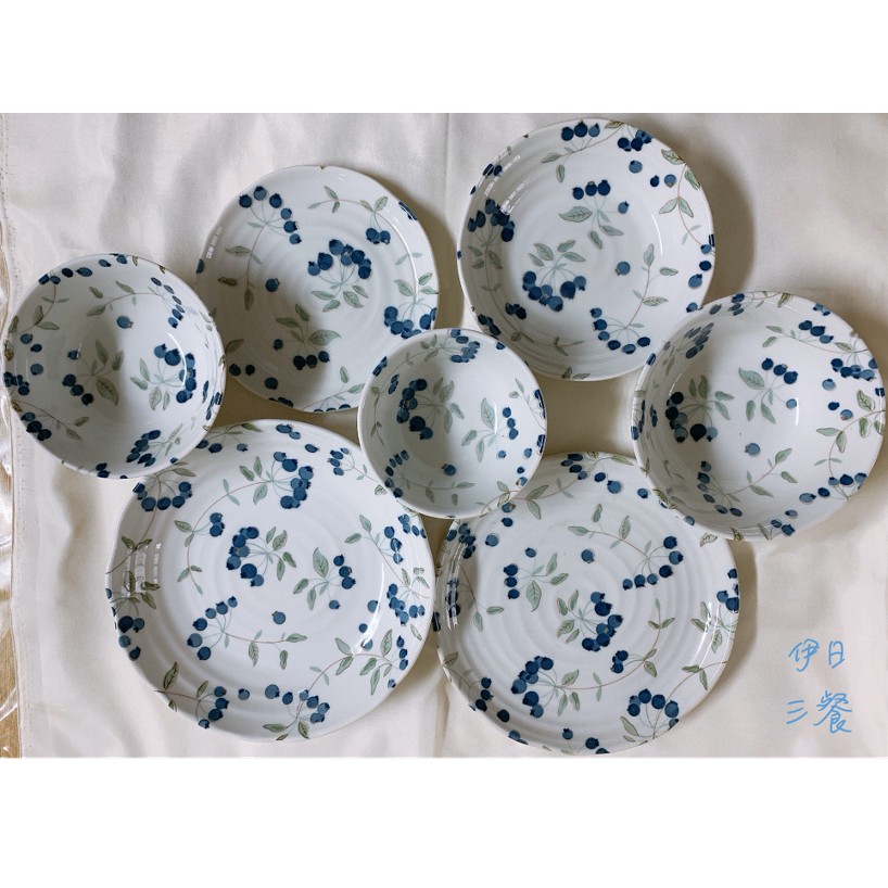 『伊日三餐』🇯🇵藍莓圖案陶瓷碗盤 日本瓷器  陶瓷碗盤 日本餐具 飯碗 蛋糕盤 平盤 淺井 深井 日本進口