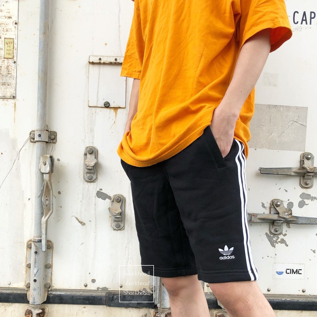 【Sharkhead】現貨 Adidas Originals 三線 短褲 愛迪達 運動褲 棉褲 黑白 DH5798 刺繡