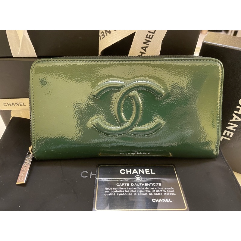 Chanel 漆皮ㄇ型拉鍊長夾