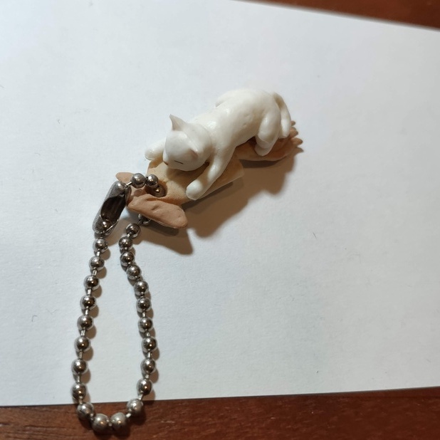 （現貨）飛撲貓扭蛋EPOCH貓咪飛撲魷魚吊飾白貓出清便宜賣無蛋無紙