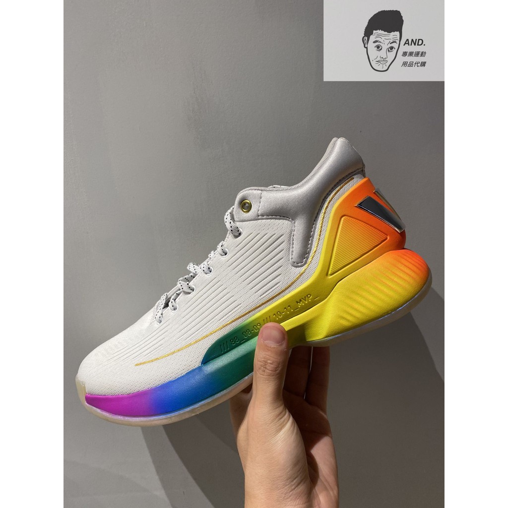 【AND.】adidas D Rose 10 Pride 繽紛彩 白灰  羅斯 籃球鞋 運動 穿搭 男款 FX4795