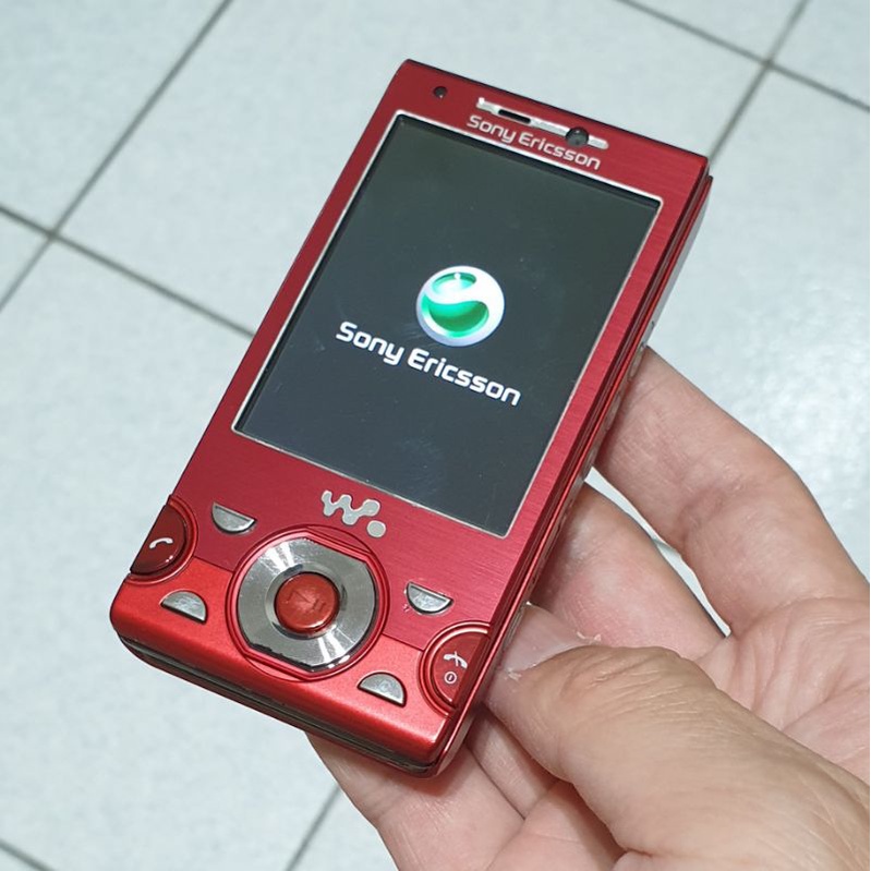 出清經典收藏 Sony Ericsson W995  紅色 滑蓋 Walkman 810萬  外觀9成5新  音樂機